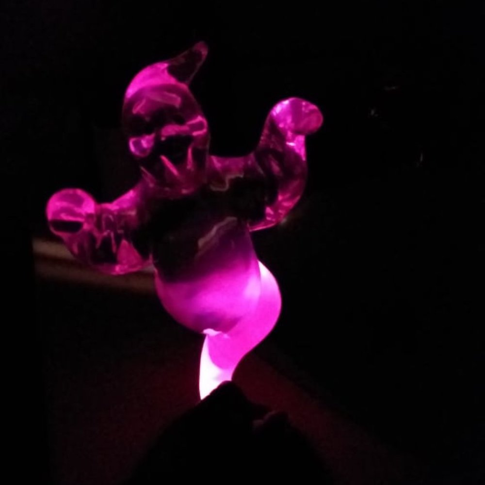 Color changing Halloween Light-up Haunted Ghost Figurine - Picture 3 of 10
